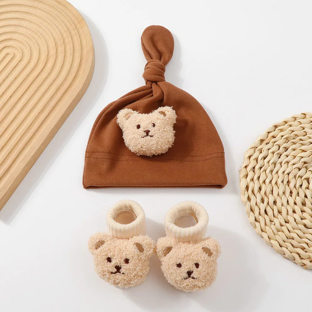 Norivy™ Kit Coccole – Cappellino e Calzini