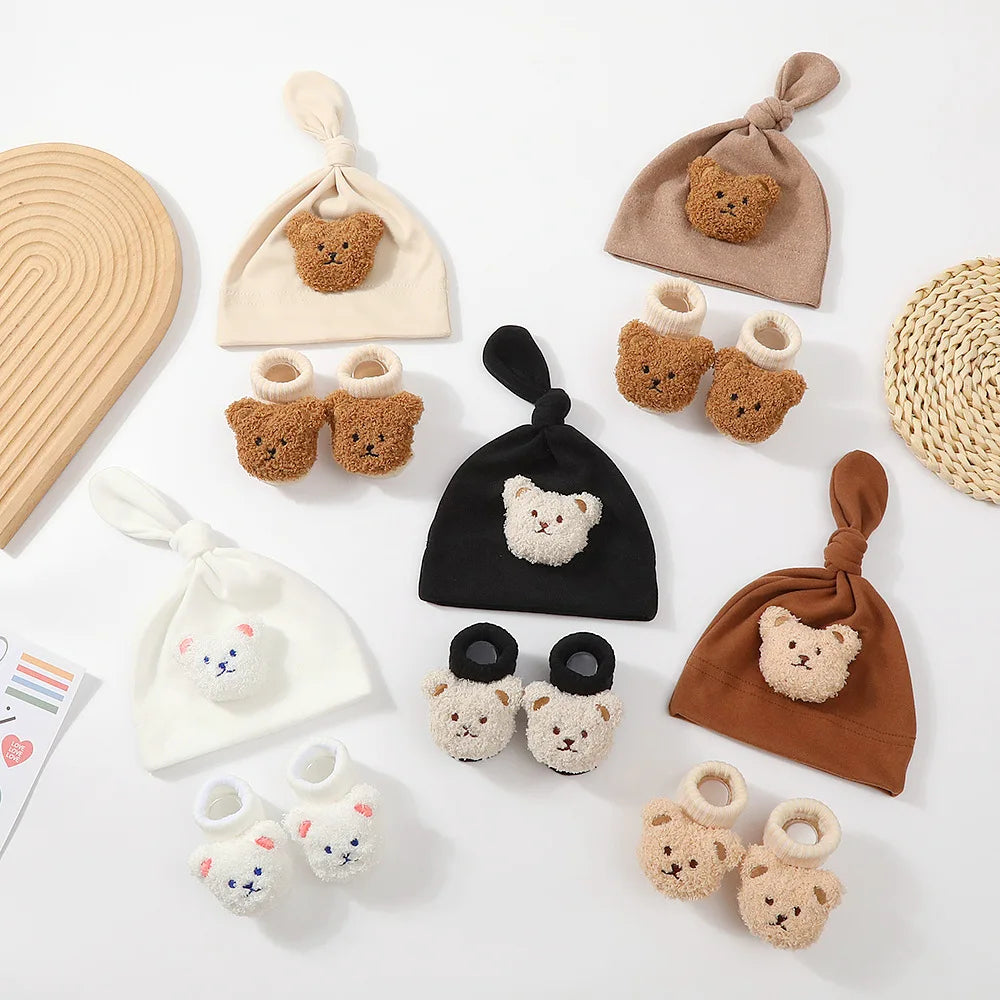 Norivy™ Kit Coccole – Cappellino e Calzini
